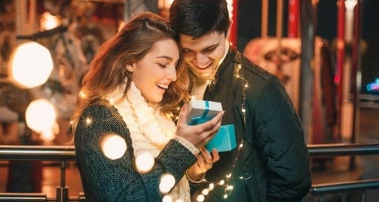 What should I do for my boyfriend for our one year anniversary