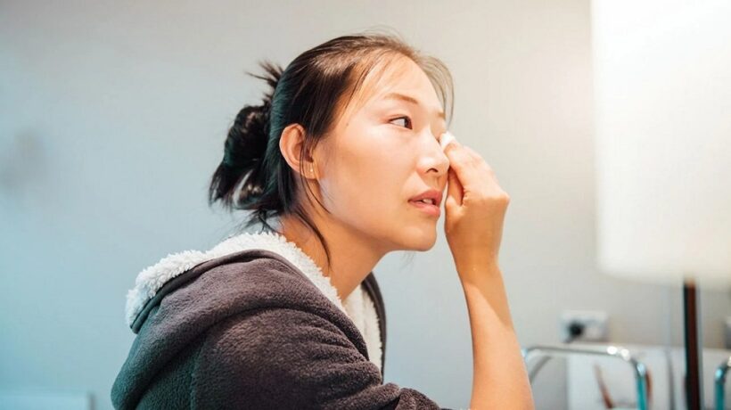 10 Effective Natural Alternatives to Mineral Oil for Removing Makeup