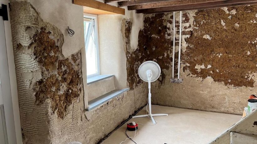 5 Reasons Why Lime Plastering for Interior Wall Humidity Control is Essential
