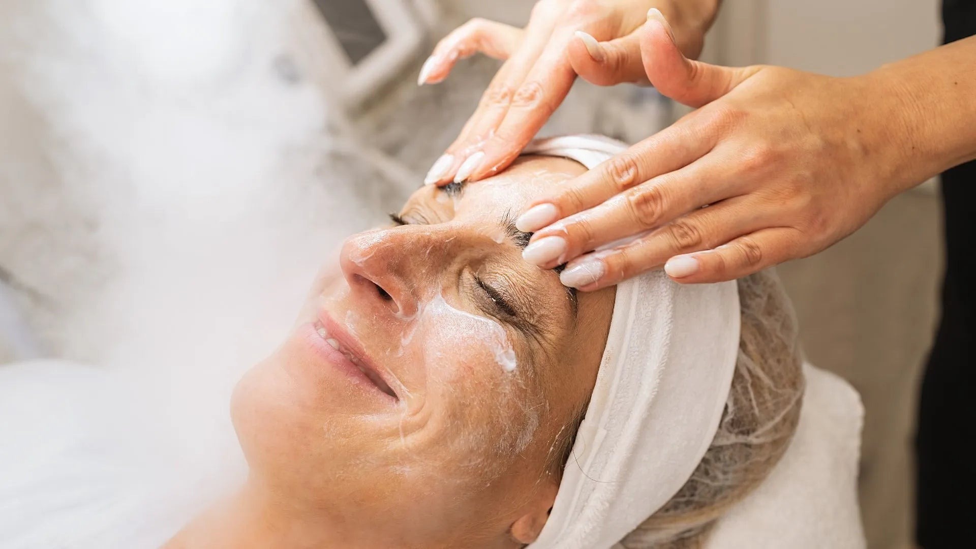 Can I steam my face to get rid of blackheads